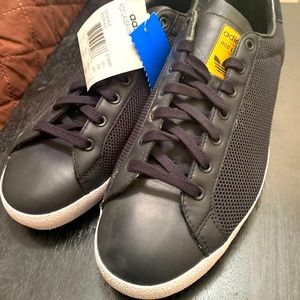 Adidas Rod Laver Vin Originals for Men size 11